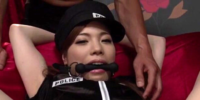 Serious pussy stimulation for obedient Emi Sasaki