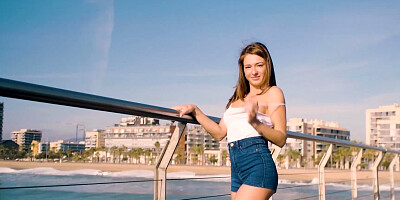 Public teaser Sandra Wellness ends up screwed on the beach