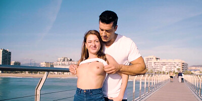 Public teaser Sandra Wellness ends up screwed on the beach