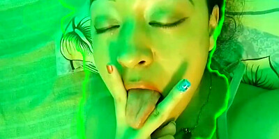 Saturno Squirt The Sexiest Latin Babe In The Green Room I Teach You How To Masturbate A Pussy With Your Fingers