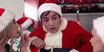 Stepsis Friends Just Want Dick For Christmas - S19:4 With Eliza Ibarra, Alicia Williams And Jasmin Luv
