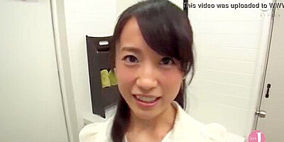 I gave a hand job and a blow job at the entrance, then lied down on Roka and gave a blow job from above.