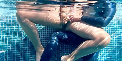Underwater Latex Struggle Bondage - Eroteric Shibari Bondag