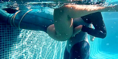 Underwater Latex Struggle Bondage - Eroteric Shibari Bondag