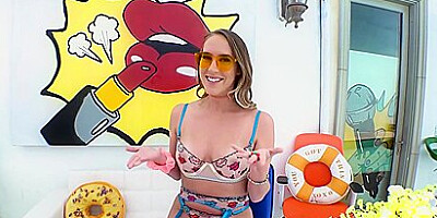 Cadence Lux Does It Well 2764