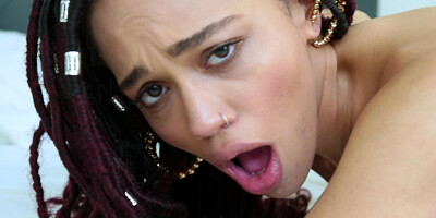 Hot alternative babe with dreadlocks gets banged on the bed