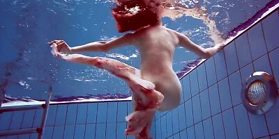 Martina Poses With Her Juicy Body