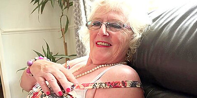 Judys Xxx - Your Horny Gilf Landlady Mrs. Claire Lets You Pay Rent In Cum (pov)