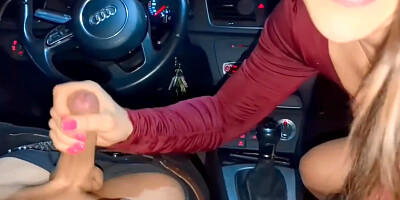 Anna pompe son mec dans ma voiture