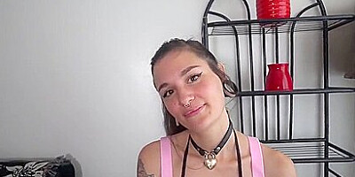 Luna Lovely Allows The Treat Her Naught