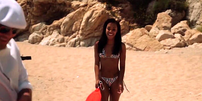 Antonio Ross and Noe Milk are having public sex on the beach