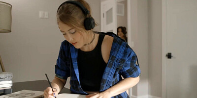 Asian coed Lulu Chu seduces former babysitter Electra Rayne