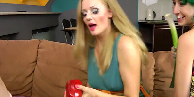 Dirtygardengirl And Vegetable Sex Game - Kinky Niky And Proxy Paige