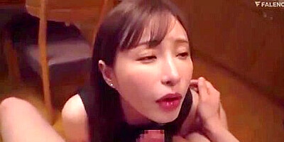 03118,A woman panting in full lewdness