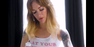 Del Ray And Lysagna Delray - Seduces Her Friend Serene Hill With A Massage