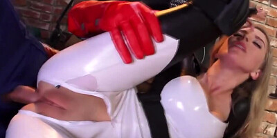 Female Avenger in latex and X-Man collaborate in the porn video