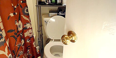 9 Days 2 Girls Toilet Time