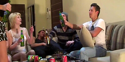 Teens 18+ Grinding At Dorm Party 7 Min