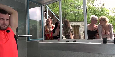 Grannies rush on the young cock in the gym