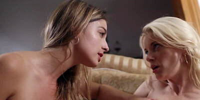 Girls can't overcome strong desire to lick each other's pussy