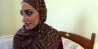 Pounded muslim babe jizzed in mouth
