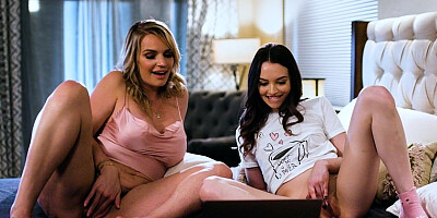 Dazzling lesbians provide smooth mom-daughter oral