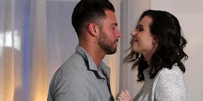 Guy bangs restless love who needs cock in snatch before bed