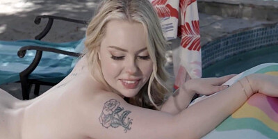 Get Hot In The Shade With Haley Spades And August Skye