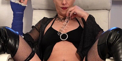 Blonde Milf Tastes Her Pussy From A Dildo She Fucked
