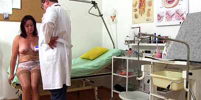 Mature Gyno- Cam Footage Of Mature Woman Gyno Speculum Exam + Vaginal Irrigation With Thomas Vergen