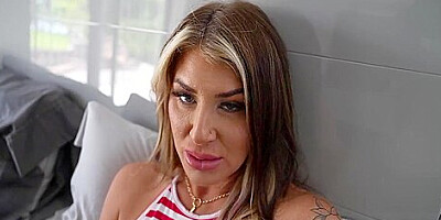 Hot Stepmom Gets Ass Pounded For Cancelling Crunchy Roll Subscription