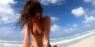 Creamy Public Beach: Hardcore Sex With Creampie On The Nude Beach