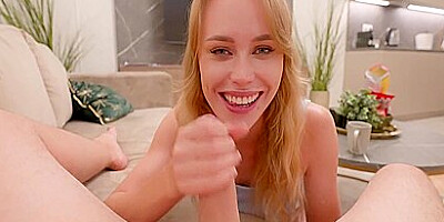 My Fan Invited Me To Visit, I Couldnt Resist To Taste His Big Cock And Swallow His Cum 25 Min