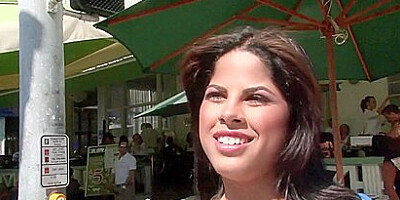 Curvy Brunette Ebony Babe Likes This Beach Boy And His Bbc