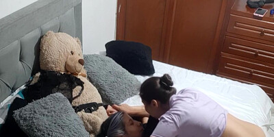 Kissing With My Girl Licking Pussies In The Room