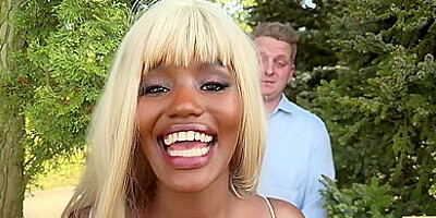 Lexi Luv - Public Hunter