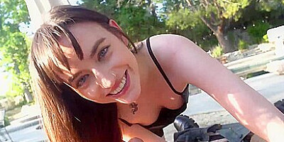 Cute Babe Ask For Fucking In Public Area