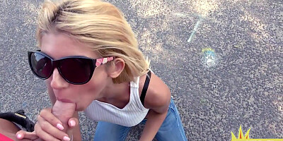 Amateur petite public fucked outdoor in her tight pussy