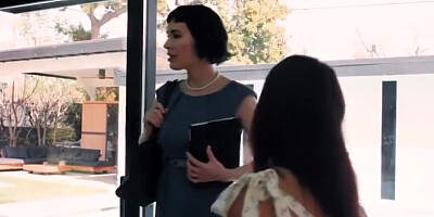 Recently Divorced Her Husband - Alexis Tae