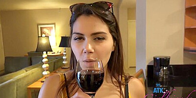 Valentina Nappi - After The Creampie, You Get A Delicious Dinner [pornseed ]