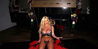 Santas Favorite Stocking Stuffer With - Savannah Bond, Ricky Johnson And The Best