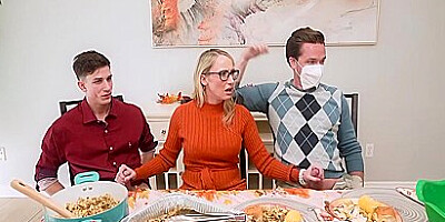 Sinful Natalie Brooks And Crystal Clark - Blowjob Dirt