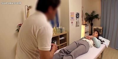 Japanese Babe attending chiropractic therapy clinic treatment & end up having sex