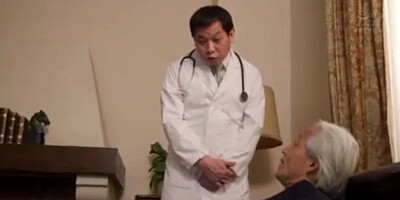 06841,A woman in serious agony