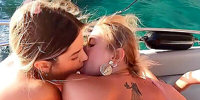 Arousins - Eyla Moore Olivia Sparkle And Rebecca Volpetti Hot Pov Fuck