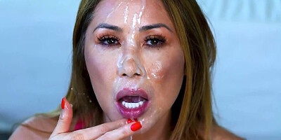 Kianna Dior gets down on her knees to give a blowjob to facial