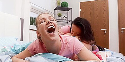 Perverted Young Lesbians Porn Video