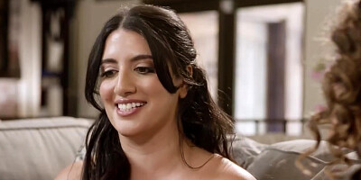 Big tits lesbian babe facesitting busty arab delivery crew
