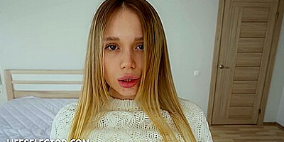 Blonde Allinika - Booty Licious