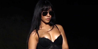 A bimbo with a nice round ass is fucked in her wet pussy